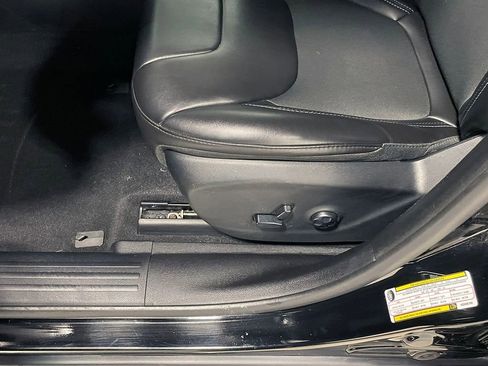 Used 2019 Jeep Cherokee Latitude Plus image 19