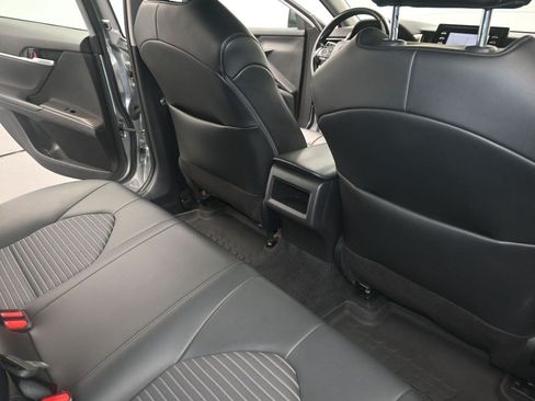 Used 2022 Toyota Camry SE FWD image 10