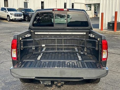 Used 2014 Nissan Frontier SV w/ SV Value Truck Package RWD image 11