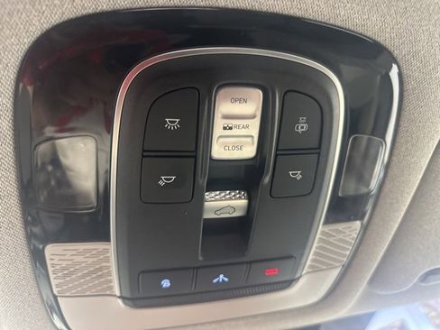 Used 2021 Hyundai Palisade Limited image 26