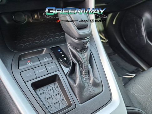 Used 2021 Toyota RAV4 XLE FWD image 21