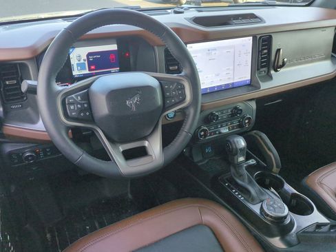 Used 2024 Ford Bronco Outer Banks image 28