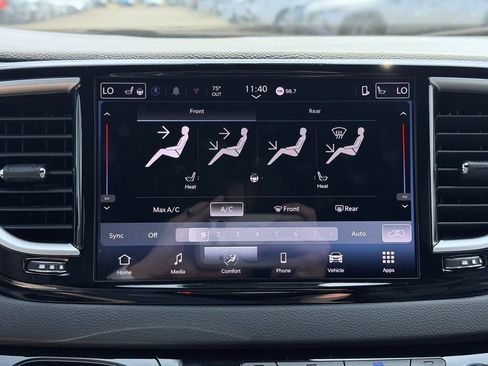 Certified 2025 Chrysler Pacifica Select FWD image 47