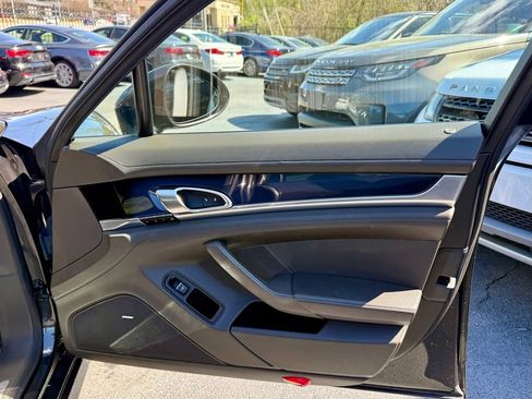 Used 2014 Porsche Panamera image 23