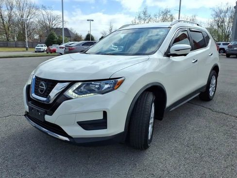 Certified 2018 Nissan Rogue SV w/ Premium Package image 19