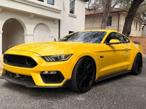 Used 2016 Ford Mustang GT Premium RWD image 7