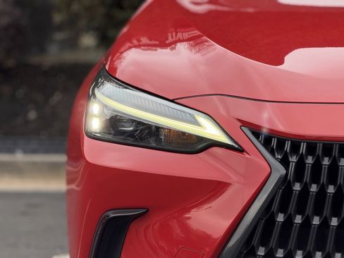 Used 2023 Lexus NX 250 FWD image 4