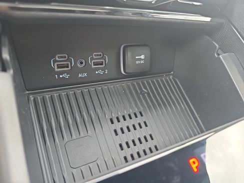 New 2026 Jeep Grand Cherokee Altitude AWD/4WD image 33