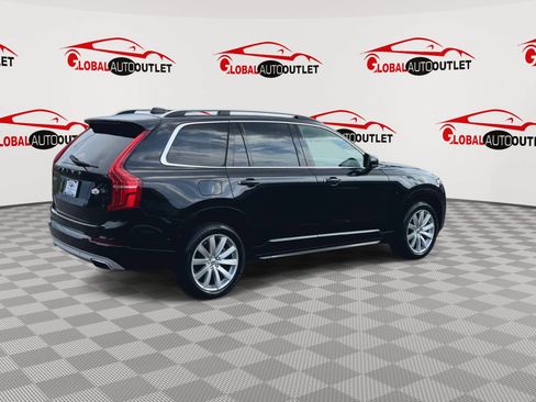 Used 2018 Volvo XC90 T6 Momentum w/ Convenience Package AWD/4WD image 8