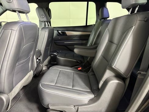 Used 2025 Buick Enclave Preferred image 36