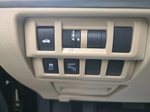 Used 2015 Subaru Legacy 2.5i Limited image 15