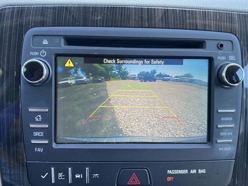 Used 2016 Chevrolet Traverse LT w/ Style and Technology Package FWD image 22
