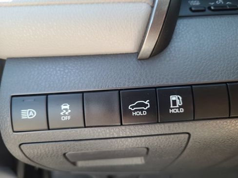 Used 2021 Toyota Camry SE FWD image 27
