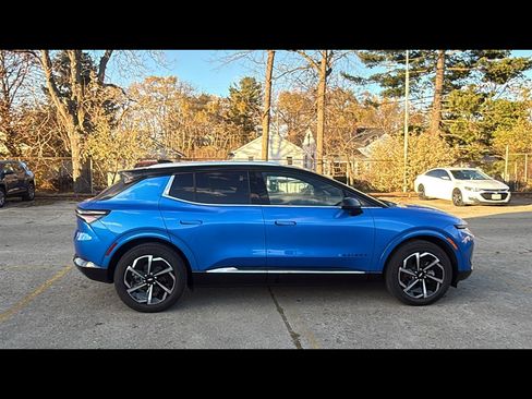 New 2025 Chevrolet Equinox EV LT image 6