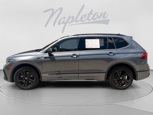 Used 2024 Volkswagen Tiguan SE R-Line FWD image 2