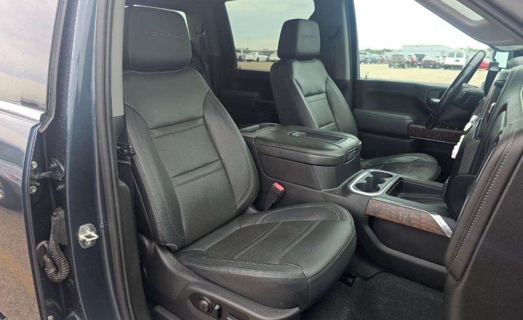 Used 2020 GMC Sierra 2500 Denali w/ Denali Ultimate Package AWD/4WD image 17