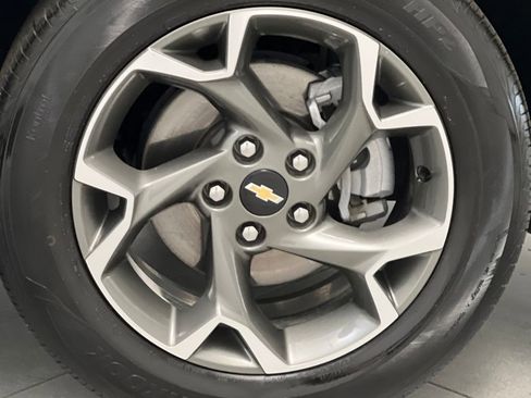 Used 2025 Chevrolet Trax LT w/ LT Convenience Package image 61