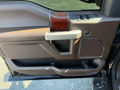 Used 2019 Ford F150 King Ranch w/ Equipment Group 601A Luxury AWD/4WD image 24