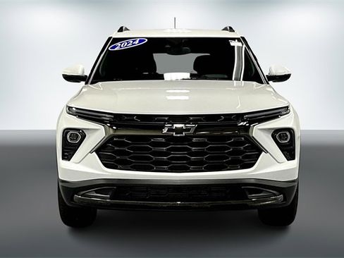 Used 2024 Chevrolet TrailBlazer ACTIV w/ Driver Confidence Package image 2