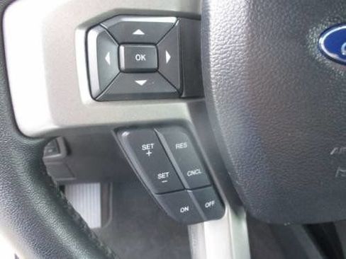 Used 2021 Ford Expedition XLT image 14