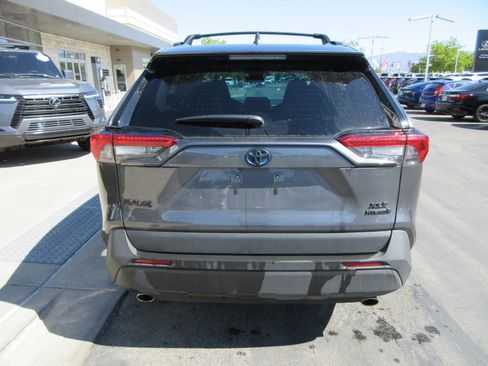Used 2024 Toyota RAV4 XLE AWD/4WD image 7