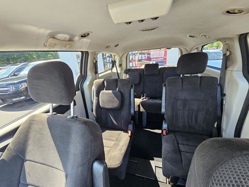 Used 2013 Dodge Grand Caravan SXT FWD image 21