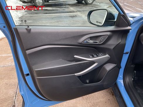 Used 2024 Chevrolet Trax RS image 16