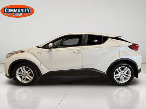 Used 2020 Toyota C-HR LE image 2