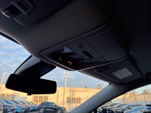 Used 2018 Buick Enclave Avenir w/ Avenir Technology Package image 27