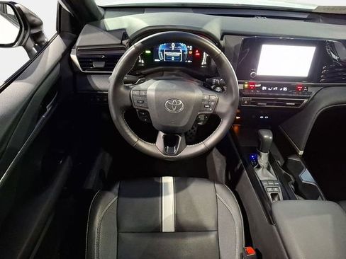 Certified 2025 Toyota Camry SE w/ Convenience Package image 11