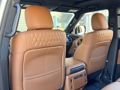 Used 2024 INFINITI QX80 Sensory AWD/4WD image 38