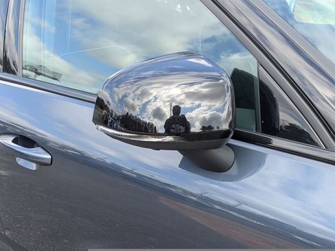 New 2026 Volvo XC40 B5 Ultra w/ Protection Package Premier image 12