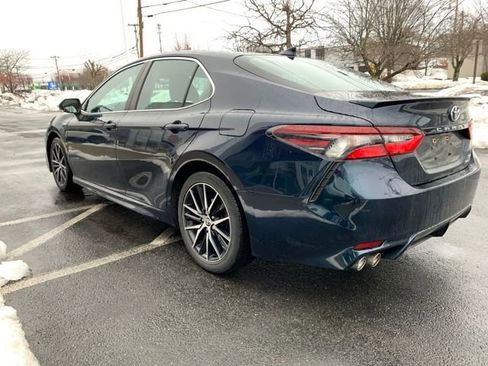 Used 2021 Toyota Camry SE image 5