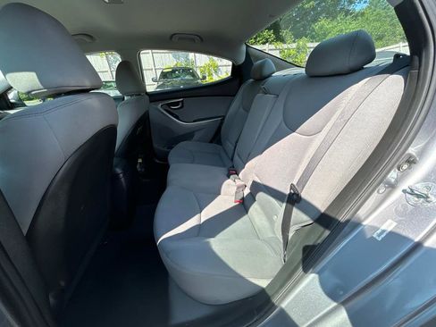 Used 2013 Hyundai Elantra GLS w/ Preferred Pkg image 12