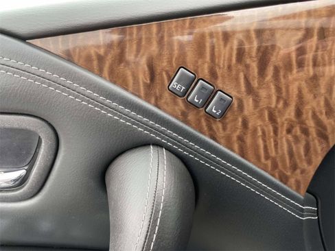 Used 2019 Nissan Armada SL w/ Premium Package image 13