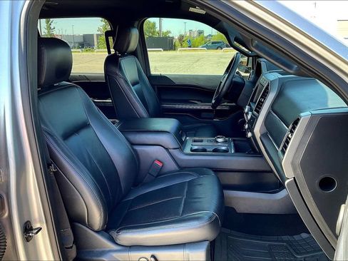 Used 2020 Ford Expedition Max XLT w/ Equipment Group 202A RWD image 16