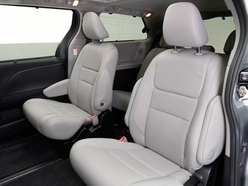 Used 2015 Toyota Sienna Limited Premium AWD/4WD image 29