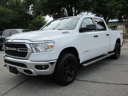 Used 2023 RAM 1500 Big Horn AWD/4WD image 3