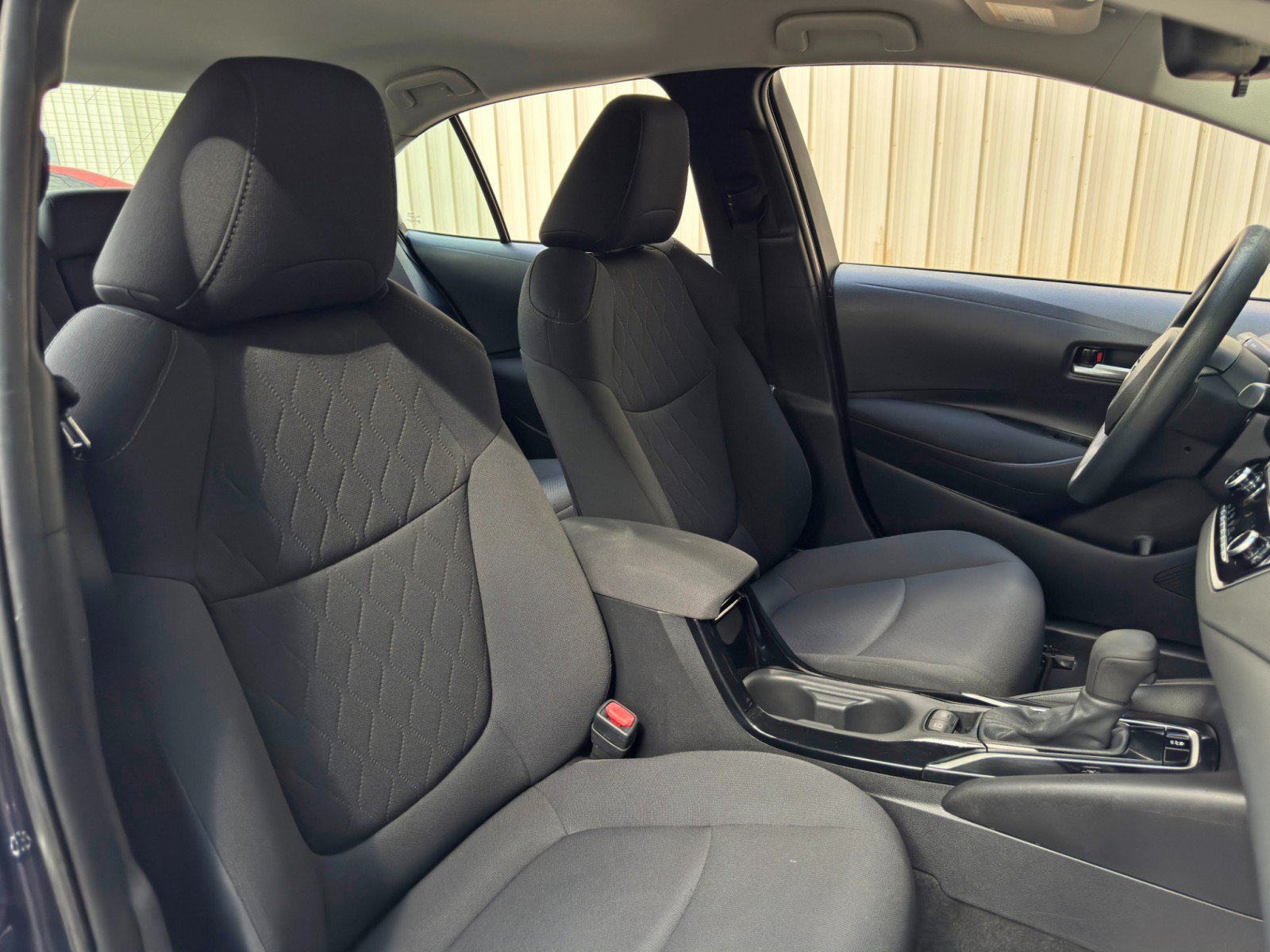 Used 2021 Toyota Corolla LE FWD image 30