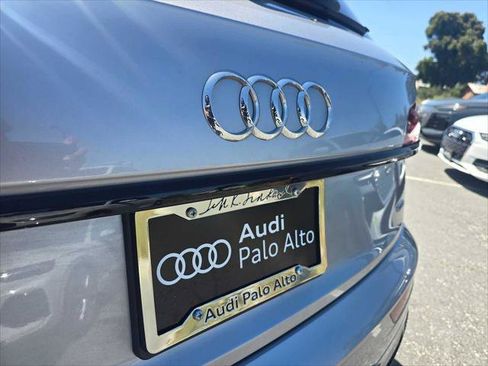 Used 2025 Audi Q5 2.0T Premium w/ Convenience Plus Package AWD/4WD image 13