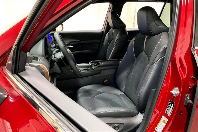 Certified 2026 Toyota Grand Highlander AWD Hybrid image 26