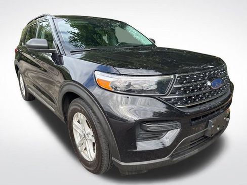 Used 2021 Ford Explorer XLT image 1