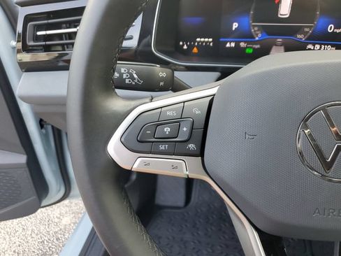 Certified 2025 Volkswagen Jetta SE FWD image 31