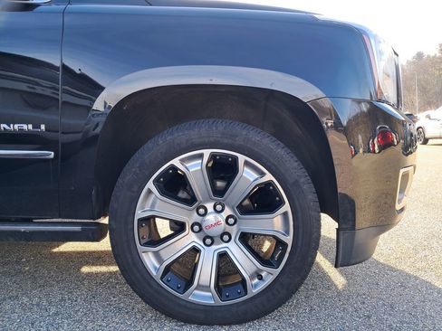 Used 2017 GMC Yukon Denali image 7