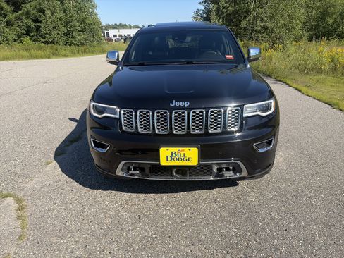 Used 2020 Jeep Grand Cherokee Overland AWD/4WD image 2
