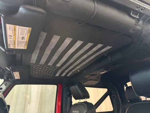 Used 2018 Jeep Wrangler Sahara w/ Connectivity Group AWD/4WD image 24