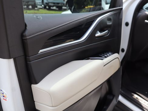 Used 2022 Cadillac Escalade ESV Sport w/ Touring Package AWD/4WD image 21