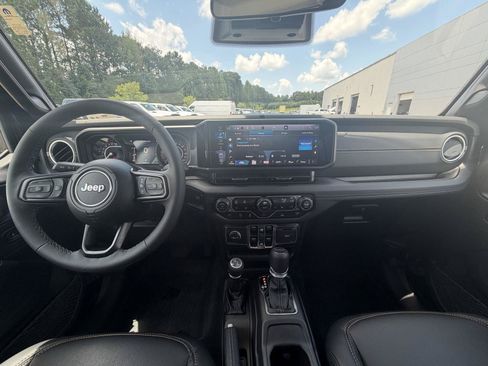 Used 2026 Jeep Gladiator Sport AWD/4WD image 7