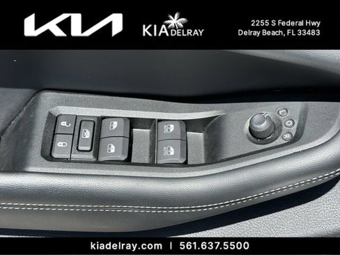 Used 2025 Jeep Grand Cherokee Laredo X w/ Luxury Tech Group I RWD image 16