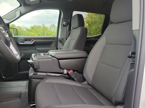 New 2026 GMC Sierra 1500 SLE w/ Preferred Package image 4